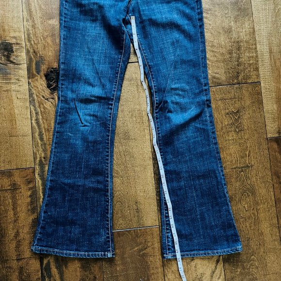 Old Navy The Sweetheart Low Rise Flare Bottom Medium Wash Jeans - Picture 9 of 12